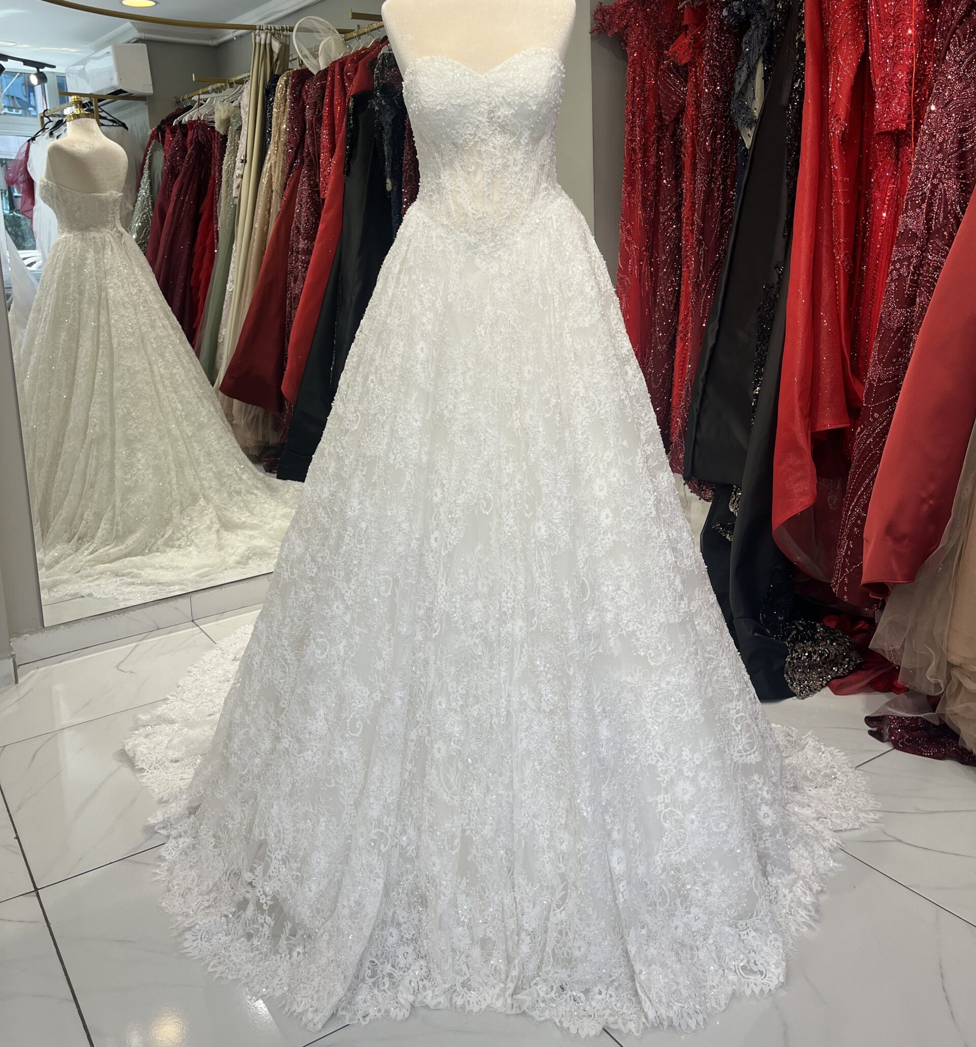Buess modern gelinlik